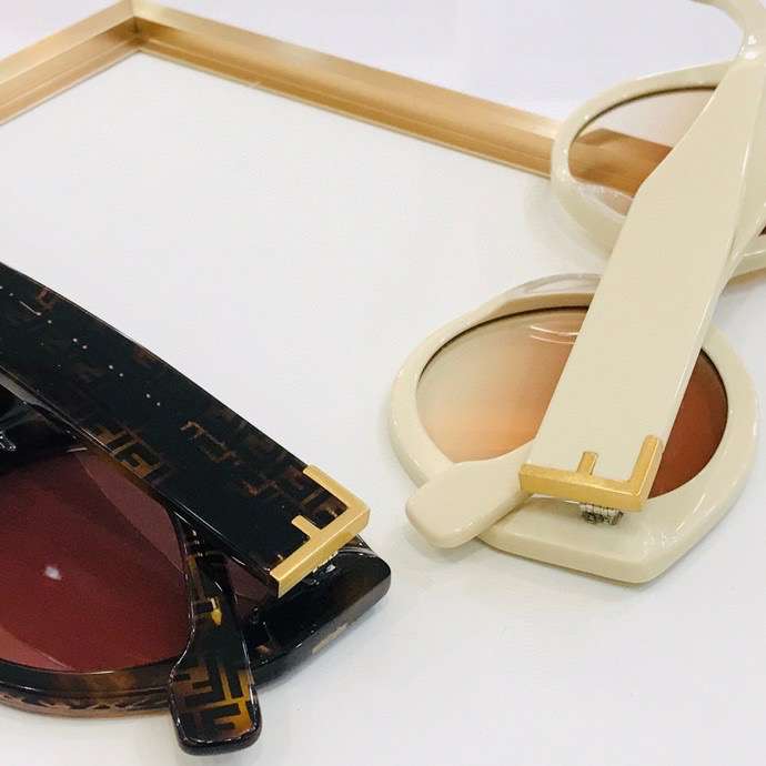 Picture of Fendi Sunglasses _SKUfw50792597fw